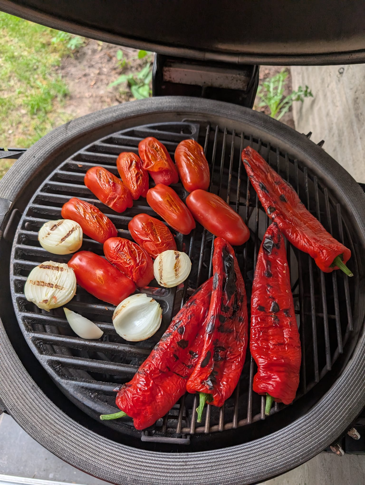 Paprika grillen kamado