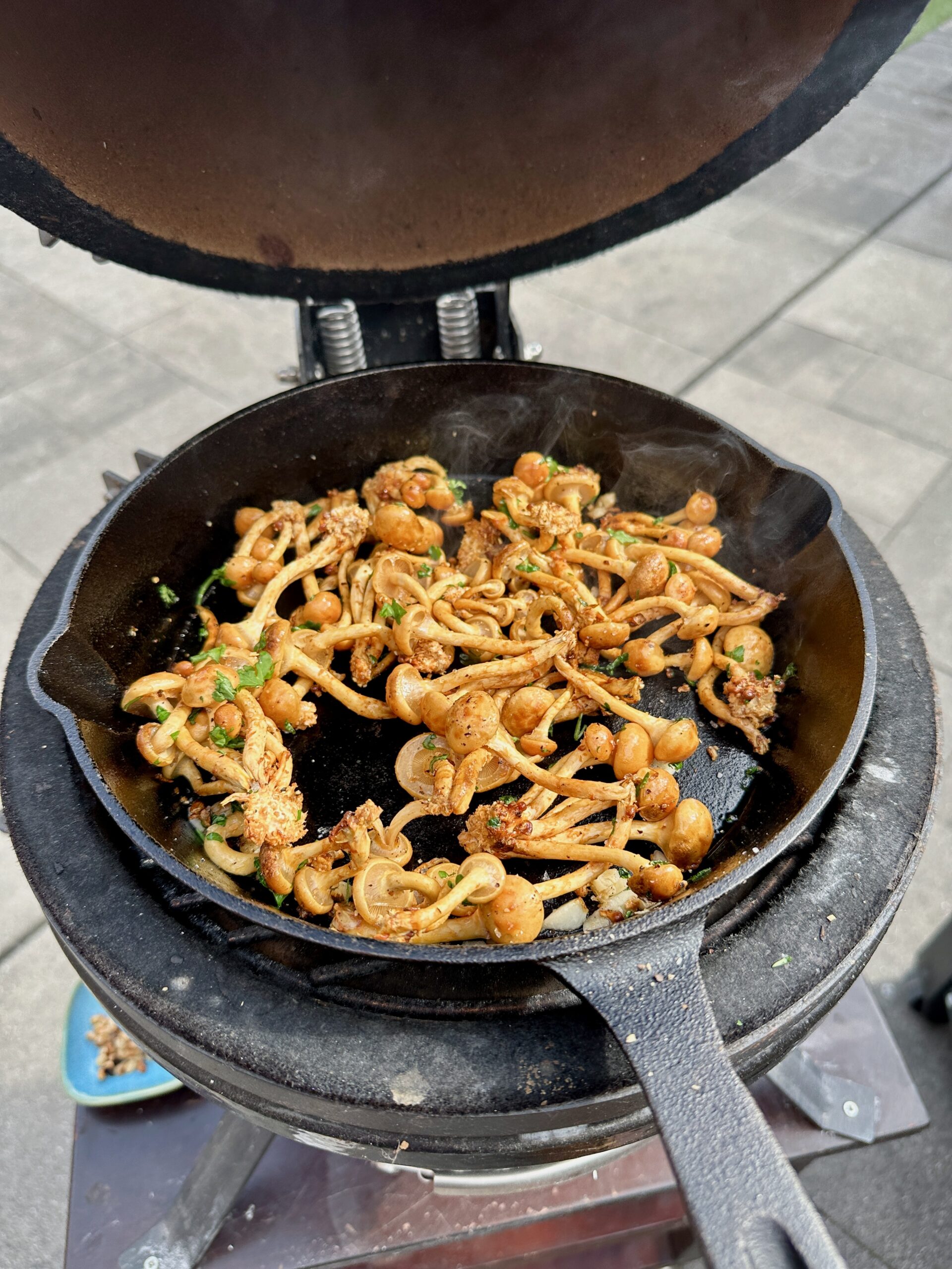 Stap voor stap pompoen BBQ bereiding op kamado