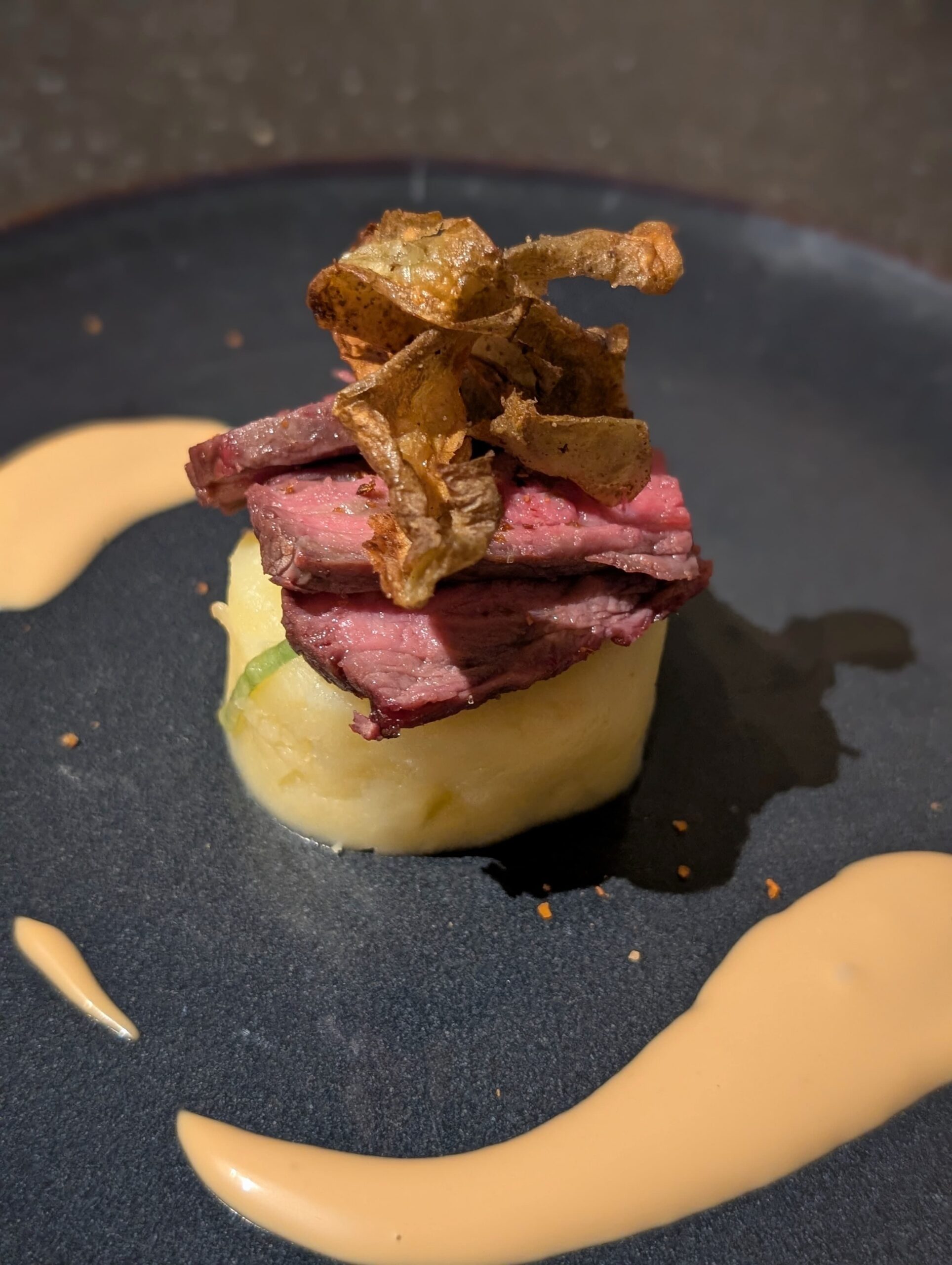 Causa Limeña Acevichada met Gegrilde Bavette